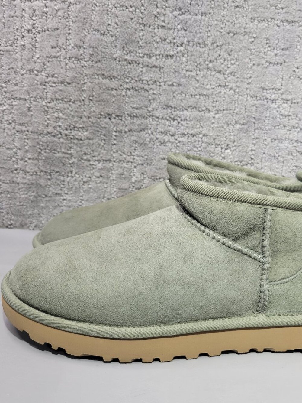 UGG Classic Ultra Mini Womens Size US 7 Light Green Suede Lined Fur Snow Boots - Picture 5 of 13